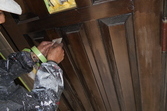 玄関木扉　既存塗膜を削り高級仕上げ　色付けてクリア仕上げ（熊本市西区島崎）