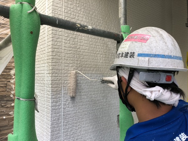 熊本徳王住宅塗装工事・外壁上塗り一回目完了！！