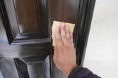 玄関木扉　既存塗膜を削り高級仕上げ　色付けてクリア仕上げ（熊本市西区島崎）