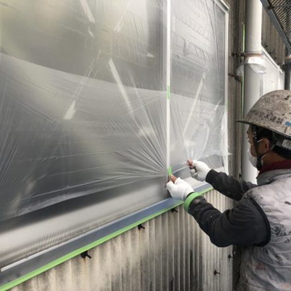 熊本県県南  工場外壁塗装工事  吹付け用養生作業