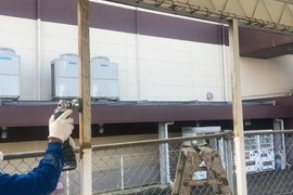 西合志市大型店舗看板鉄骨塗装　錆はグラインダ‐使用後エポキシ錆止めの施工前画像