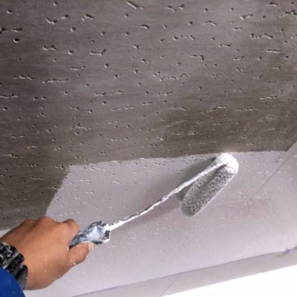 熊本市中央区･駐車場天井塗装  アクリル樹脂系非水分散系塗料2回塗り完了！