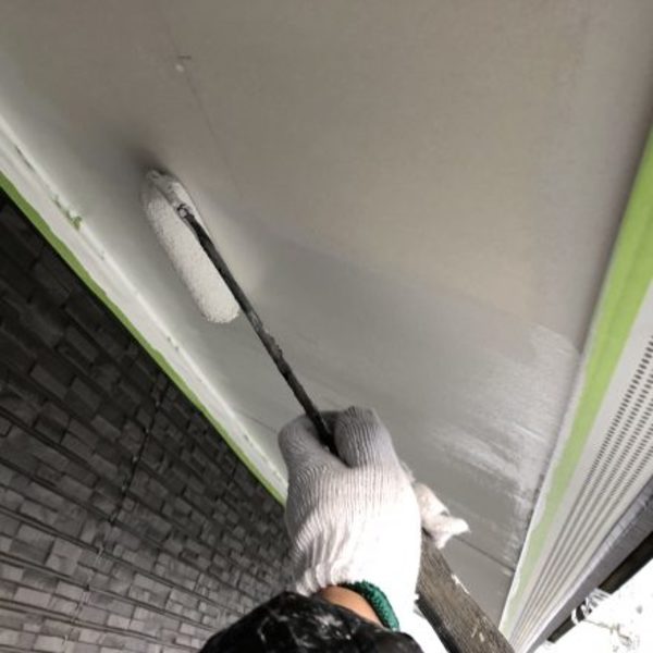 熊本市北区 軒天井塗装  下地処理及び上塗り2回完了！