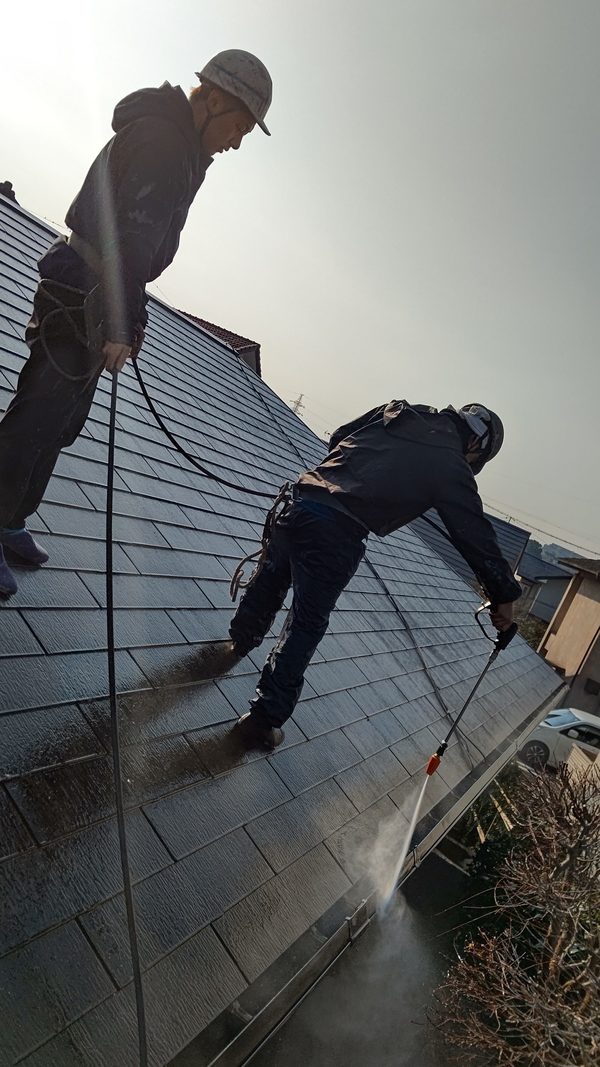 熊本県合志市須屋 屋根塗装工事　高圧洗浄作業（雨樋掃除含む）　