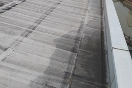 屋上防水ウレタンGRトップ仕上げ　絶縁工法Ｘ-１工法　宮本建装（天草現場）の施工前画像