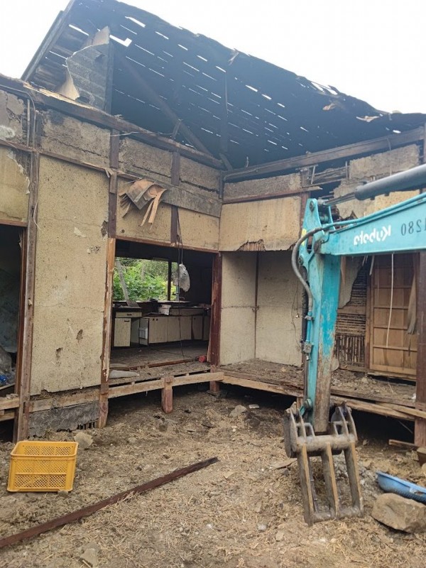 住宅（屋根・外壁）解体工事　熊本県合志市　安全作業で進めます。