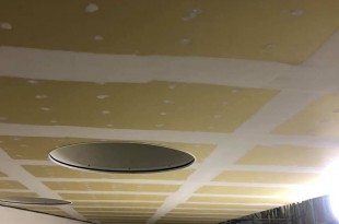 店舗内部塗装　天井パテ打ち　熊本県大型店舗の施工後画像