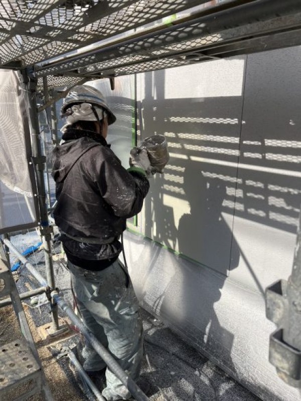 外壁リシン吹付け塗装　熊本県合志市　リシン吹付け１回目完了