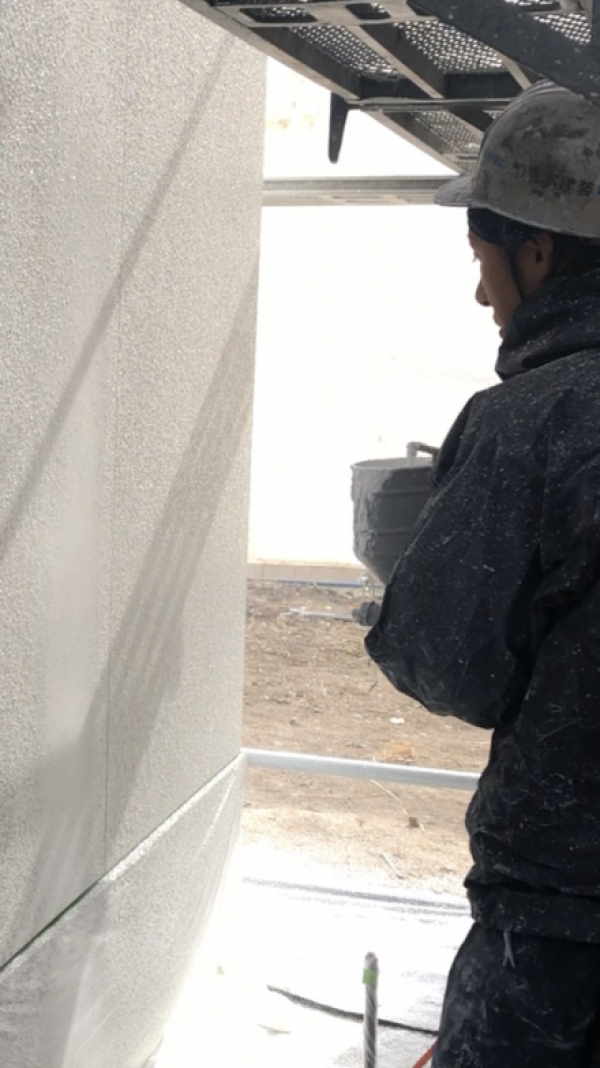 外壁吹付け塗装　熊本県合志市　リシン吹付け１回目完了！