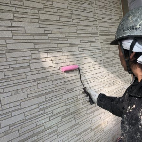 外壁フッ素クリヤー塗装　熊本市中央区　クリヤー１回目完了！！