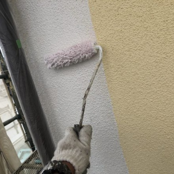 外壁塗装　熊本市東区　下塗り　/　鉄部塗装　熊本市東区　電気BOX塗装完了！