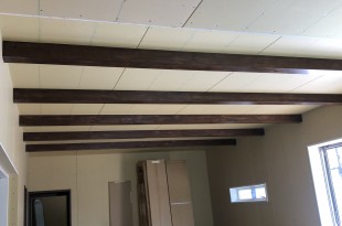 新築住宅内部梁塗装　熊本市南区　木材保護塗料、ウレタンクリヤー塗装の施工後画像