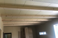 新築住宅内部梁塗装　熊本市南区　木材保護塗料、ウレタンクリヤー塗装