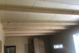 新築住宅内部梁塗装　熊本市南区　木材保護塗料、ウレタンクリヤー塗装の施工前画像