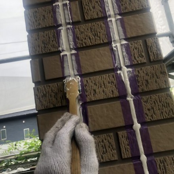 折半屋根塗装　熊本県八代市　錆止め　/　住宅塗装　熊本市東区　シーリング続き