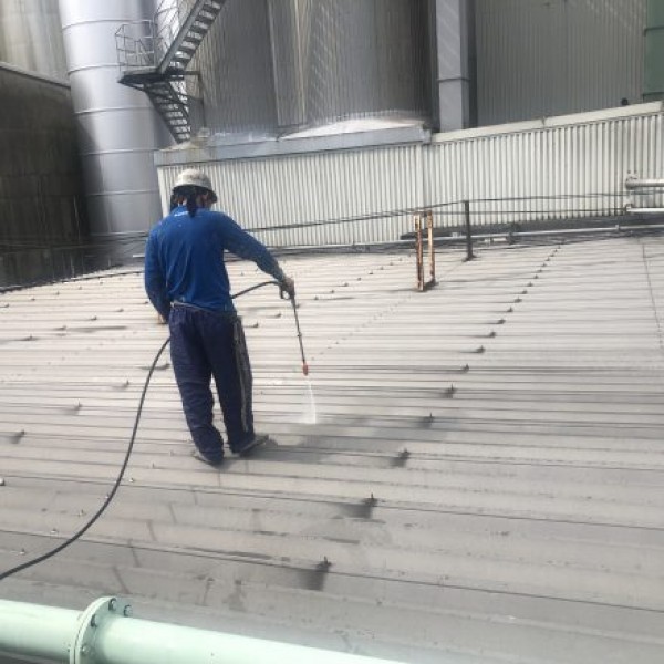 折半屋根　熊本県八代市　塗装前高圧洗浄