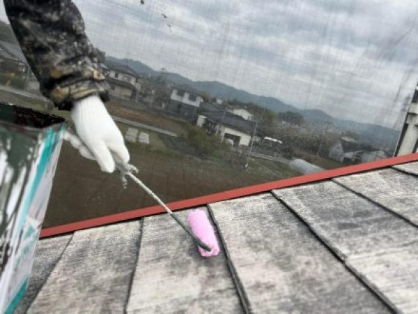 屋根塗装　熊本県宇城市　屋根下塗り作業